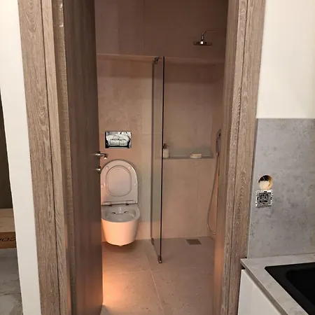 Centerstage1 Boutique - Hemisphere1 Stylish Daire